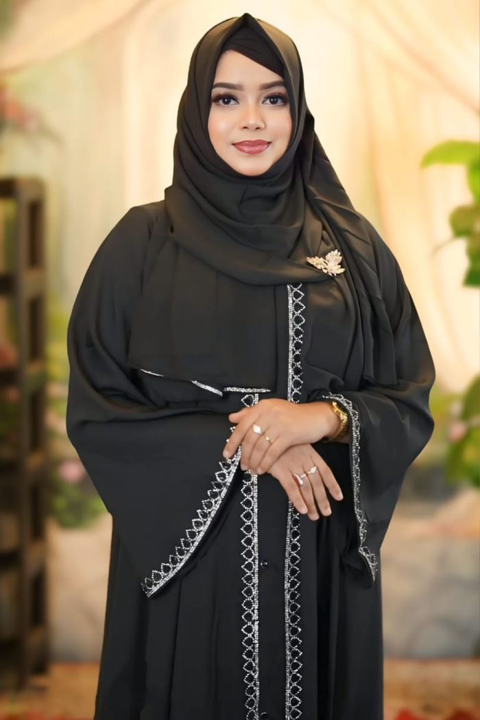 Arabic cut abaya - Image 1
